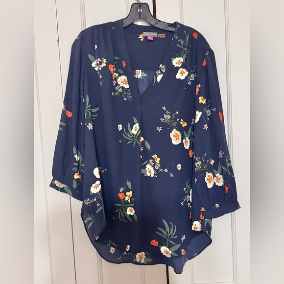 Vince Camuto Plus Size 3/4 Sleeve V-Neck Surreal Caviar - Picture 2 of 4